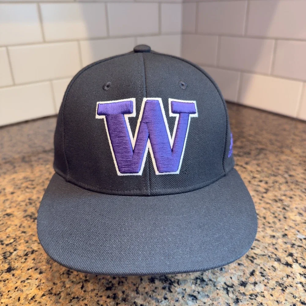 Washington Huskies Adidas Hat Cap size 7 1/4 Black Purple